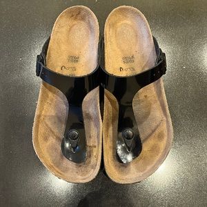 Birkenstock Gizeh ladies sandals.